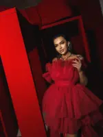 Sukienka tiulowa z odpinanym trenem NB Hollywood star czerwona